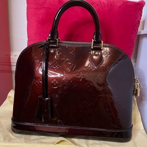 Louis Vuitton alma vernis pm
